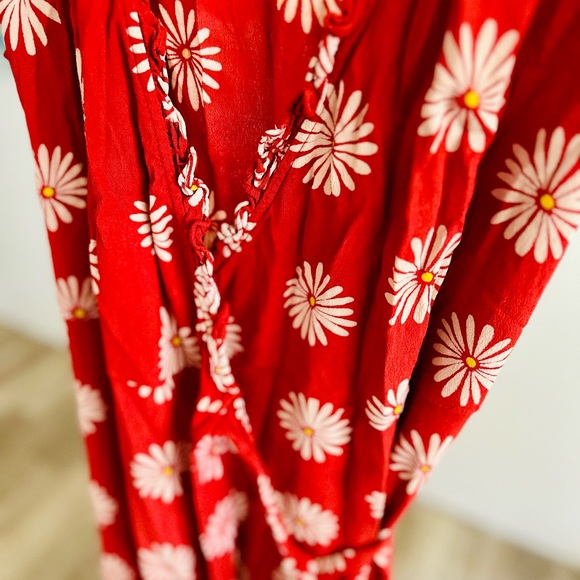 Madewell Ruffle Wrap Midi Dress in Daisy Daydream, Big Daisy Etruscan Clay - Picture 6 of 8